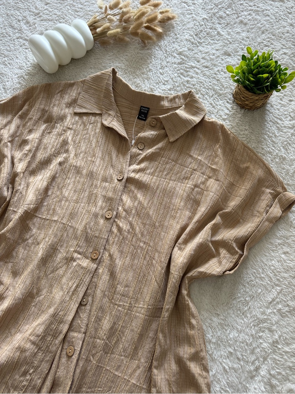 Relaxed Short-Sleeve Button Front Top - Beige - Picture 5 of 5